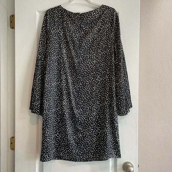 The Limited Pleated Sleeve Dress Brush Dot Navy Size 8 Feminine Polka dot NWT - Picture 4 of 14